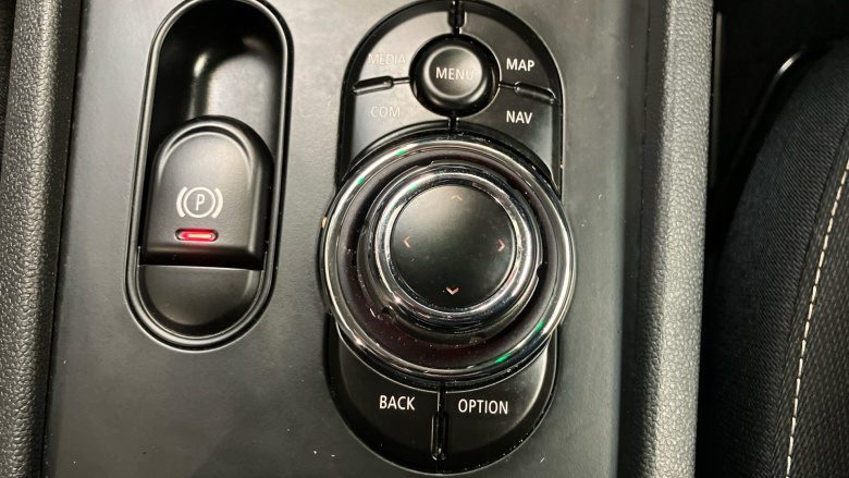 MINI Clubman 1.5 Cooper Exclusive 6dr Auto [Comfort/Nav+ Pack] Petrol Estate